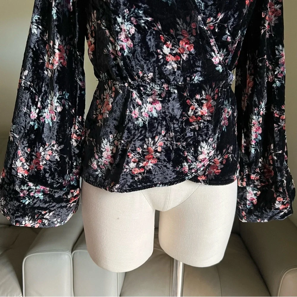 ZARA Velvet Wrap Top Sz S Black Floral Boho Gypsy Bell Sleeves V Neck Whimsical - Picture 6 of 16